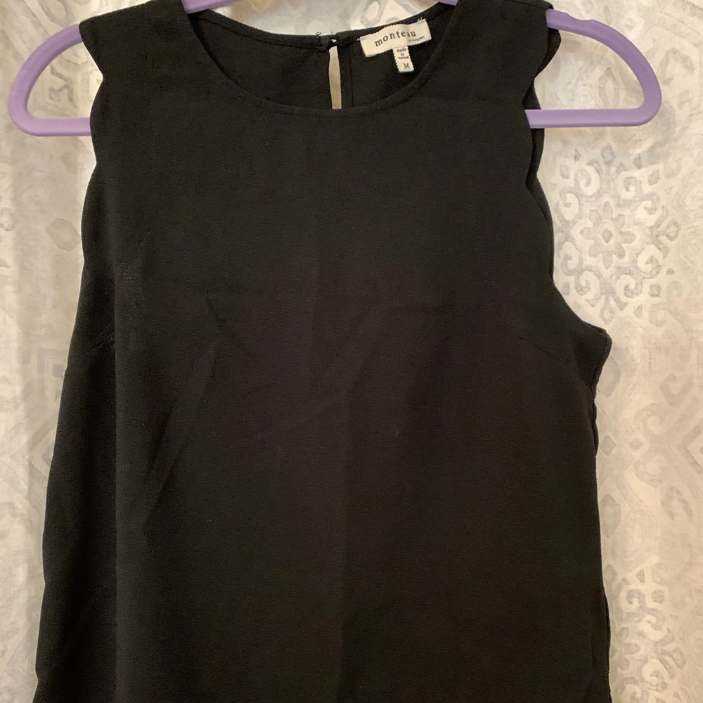 Black crop top scallop edge sleeve